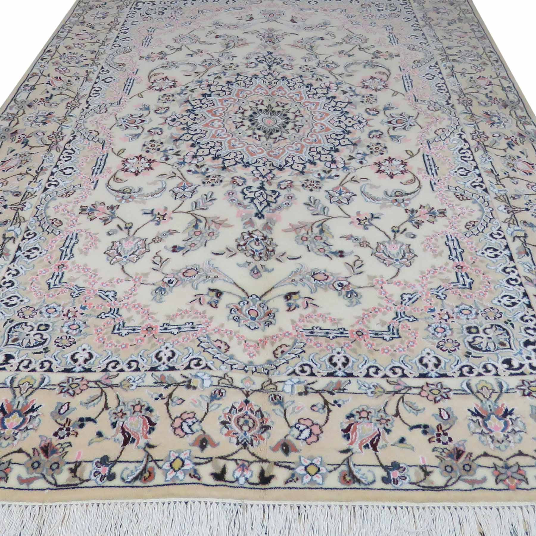 فرش دستبافت چهار متری مدل نایین کد 685