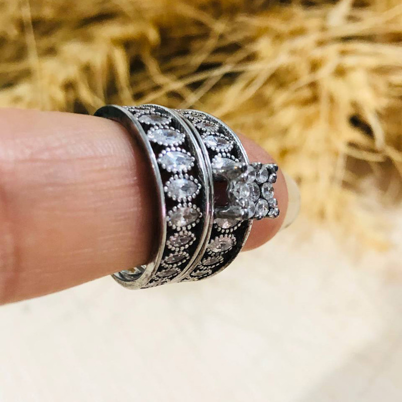 انگشتر نقره زنانه مدل SH 300 مجموعه دو عددی انگشتر نقره زنانه مدل SH 300 مجموعه دو عددی