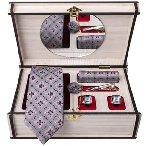 ست کراوات و دستمال جیب و دکمه سردست و گیره کروات و گل کت مردانه جیان فرانکو روسی مدل GF-PO924RE-PI-BOX
