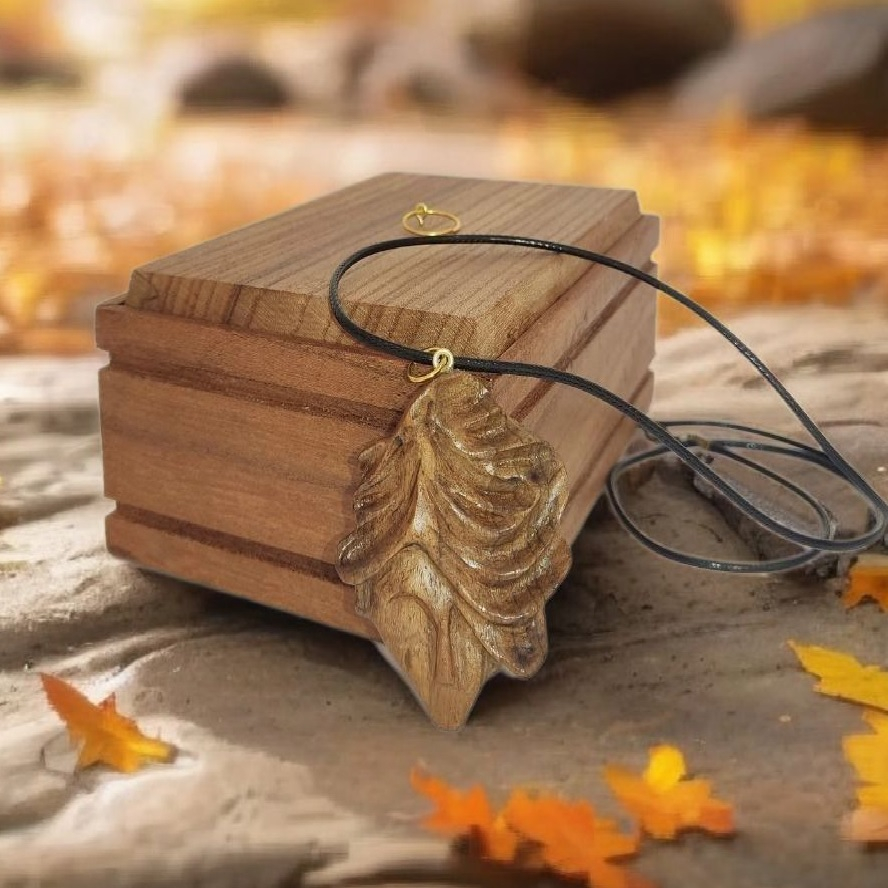 گردنبند مدل چوبی دختر