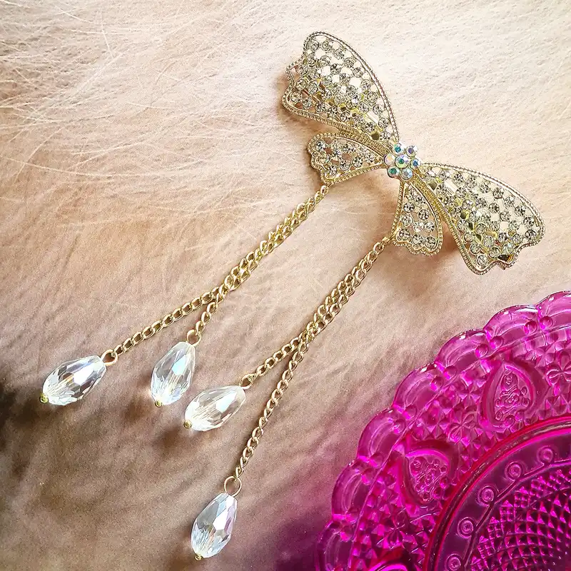 گیره مو زنانه مدل پاپیون آویزدار کد brg 4040