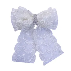 گیره مو زنانه مدل فرانسوی مجلسی طرح پاپیون گیپور نگین دار کد 1062