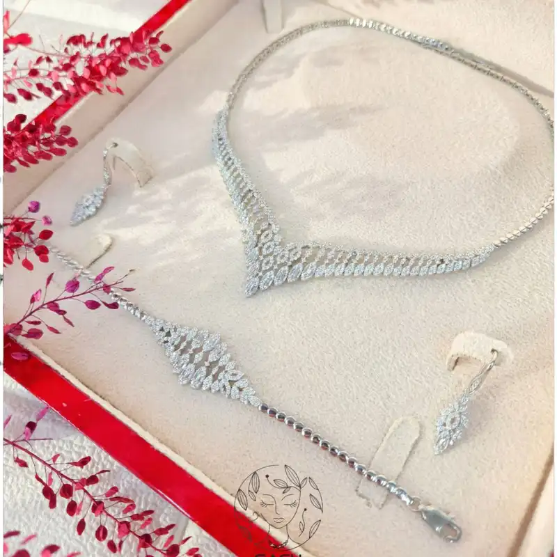 نیم ست نقره زنانه مدل اشکی آویز کد 0188