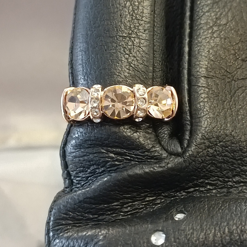 انگشتر زنانه مدل حلقه