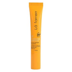 کرم ضد آفتاب دورچشم بدون رنگ لافارر، 30 SPF، مدل مینرال، مناسب انواع پوست و حجم 15 میلی‌لیتر، محافظت کننده در برابر اشعه UVA و UVB، ضد حساسیت و التهاب، بدون چربی، ضد آب، +++PA، ضد چروک، تعدیل کننده هاله تیره دور چشم، مغذی، رطوبت‌رسان، با ماندگاری 2 ساعته