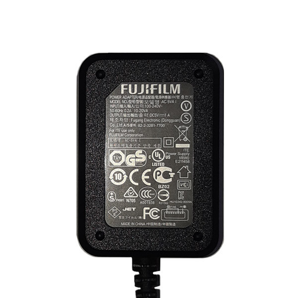 شارژر کارتخوان فوجی فیلم مدل 5V1A