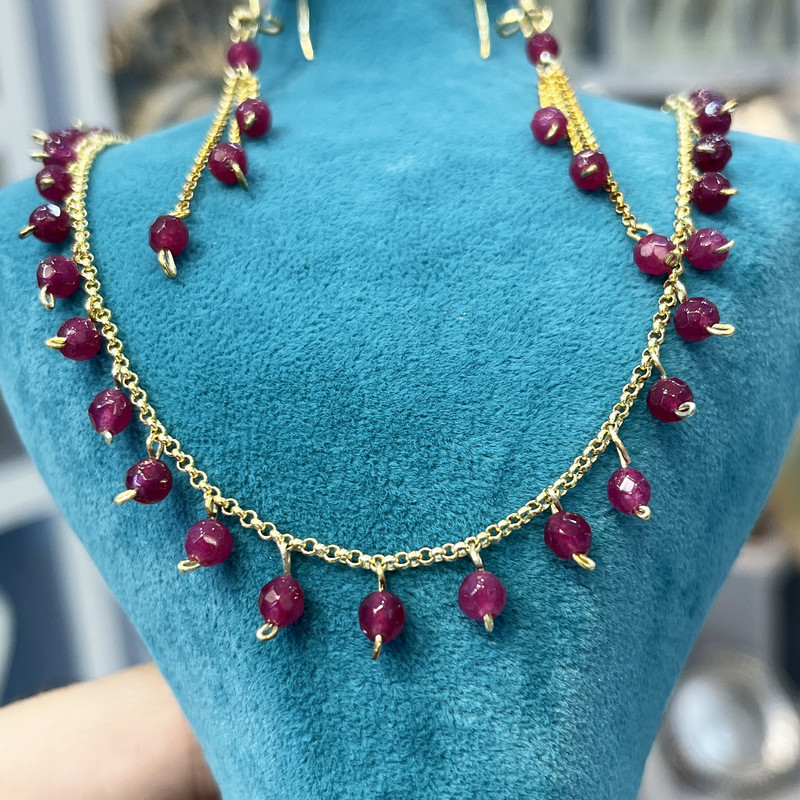 نیم ست نقره زنانه مدل دستساز با روکش طلا مزین به یاقوت نیم ست نقره زنانه مدل دستساز با روکش طلا مزین به یاقوت