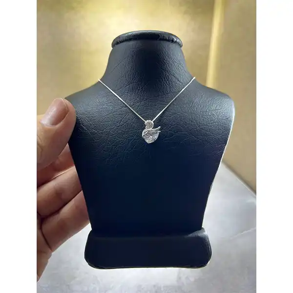 گردنبند نقره زنانه سواروسکی مدل قو مجلسی سنگ خاص کد 6544512