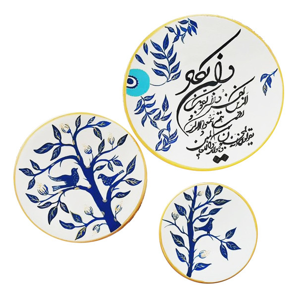 بشقاب دیوارکوب سفالی طرح وإن یکاد کد D224 مجموعه 3 عددی