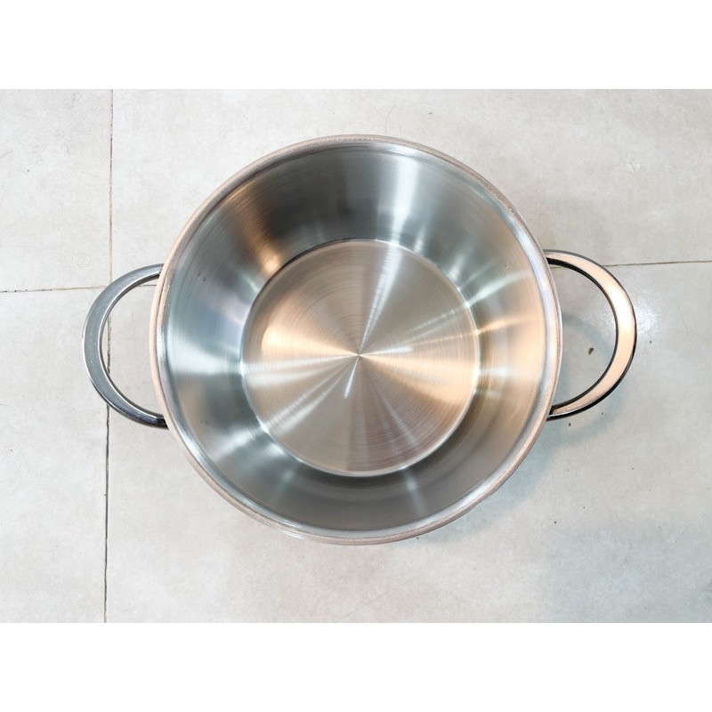قابلمه دستی لوکس مدل استیل کد 1402 سایز 20 قابلمه دستی لوکس مدل استیل کد 1402 سایز 20