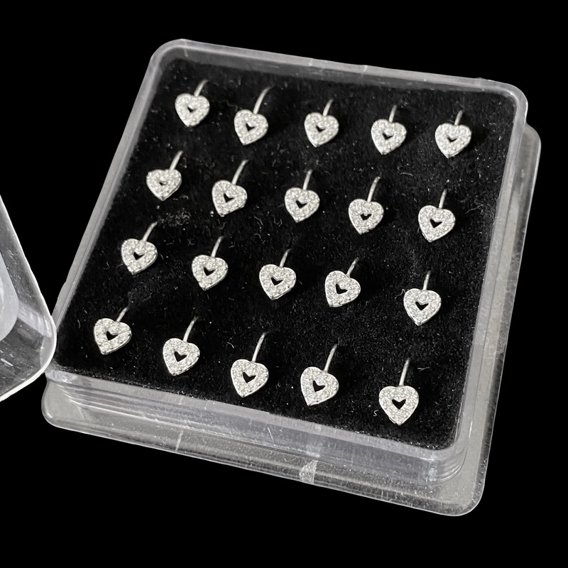 پیرسینگ بینی نقره زنانه مدل قلب