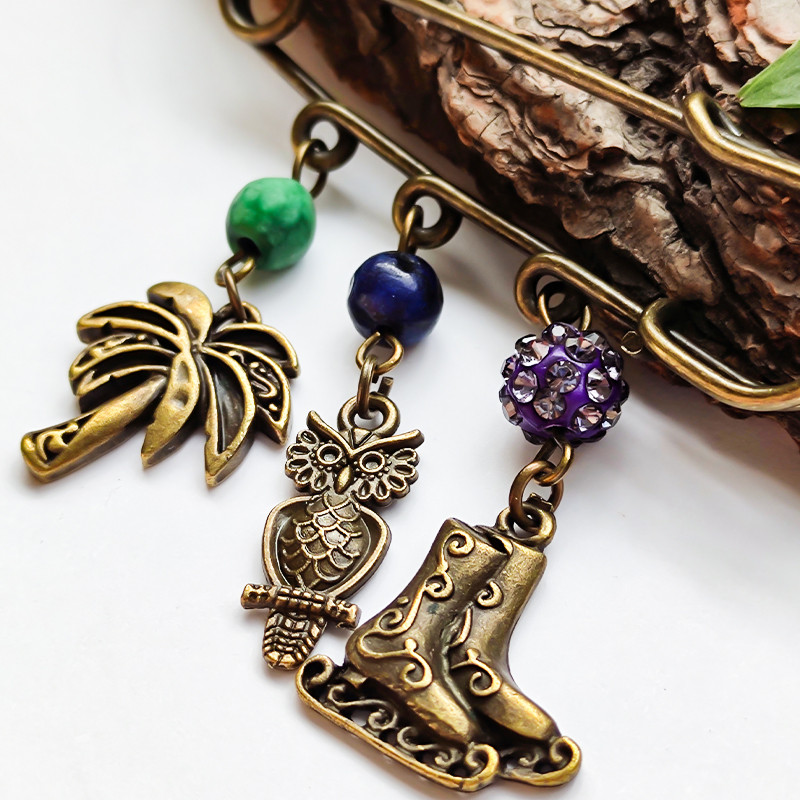 سنجاق سینه زنانه مدل اسکیت و نخل