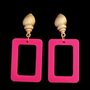 گوشواره زنانه مدل عروسکی پلکسی 