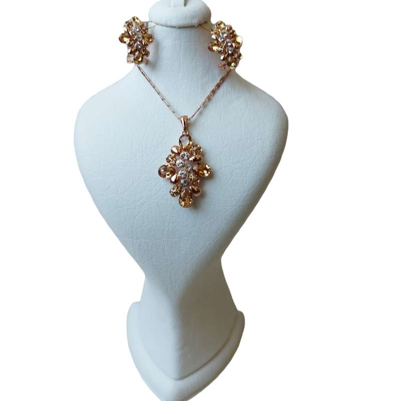 نیم ست زنانه کلیو مدل زیبا