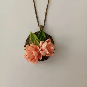 گردنبند دخترانه مدل گلدار