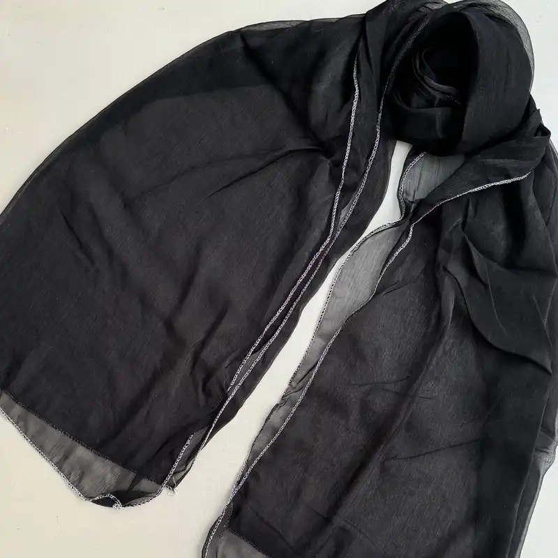 شال زنانه مدل ساده حریر شیشه ای نازک دور نقره دوزی شده