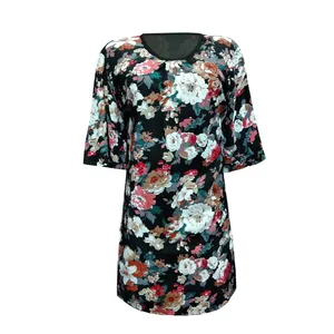 بلوز زنانه مدل گلدار نخی قواره دار کد 105024