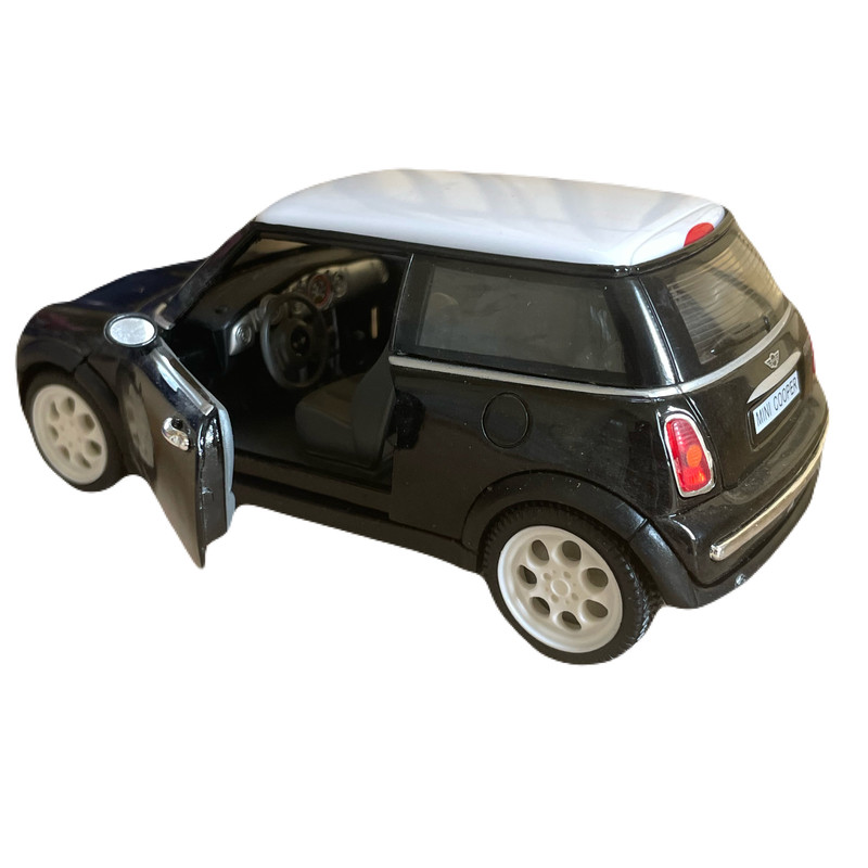 ماکت ماشین مدل MINI COOPER 2001