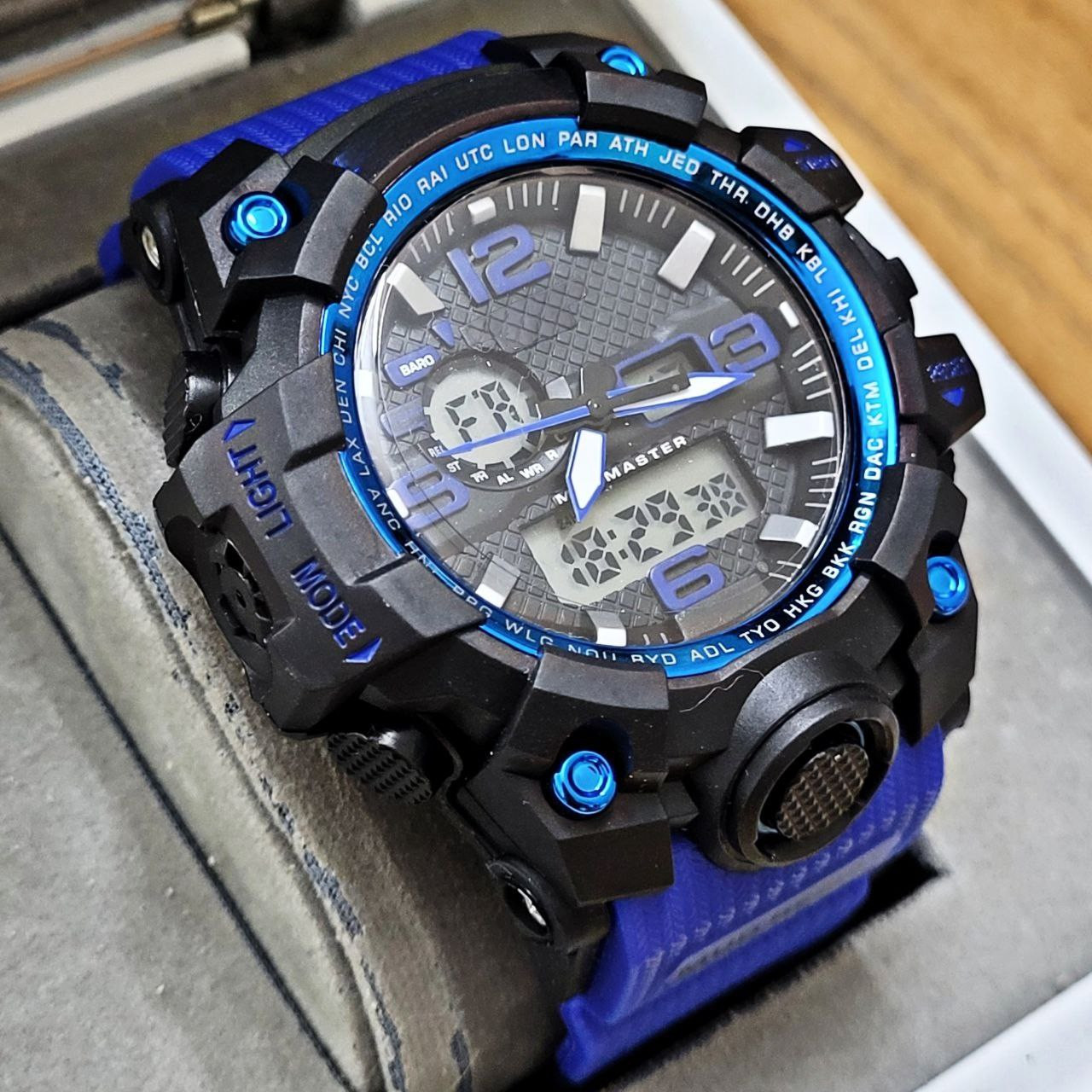 ساعت مچی دیجیتال مردانه مدل دوزمانه_02