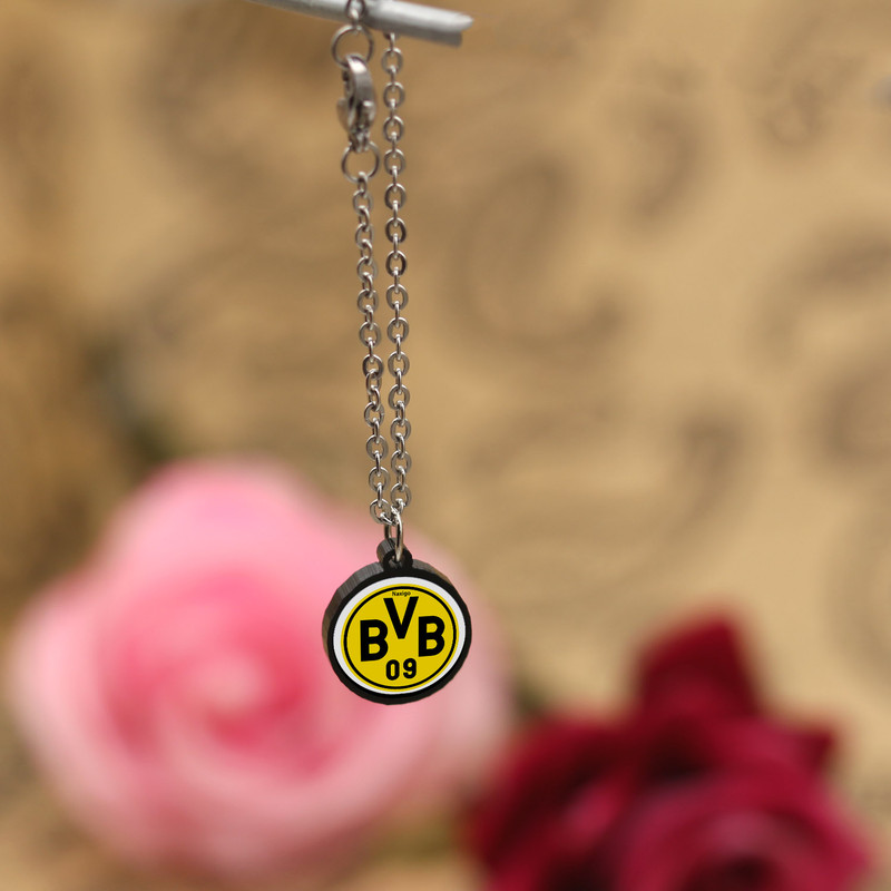 آویز ساعت زنانه ناکسیگو مدل شب تاب طرح دورتموند کد AW7226