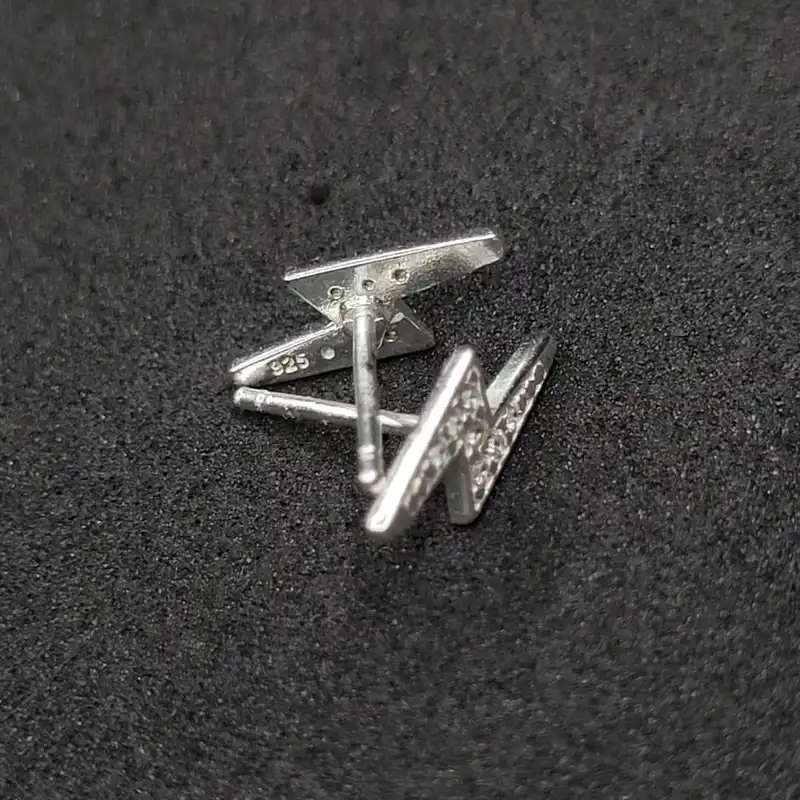 گوشواره نقره زنانه سیکس مدل رعد و برق کد 4168