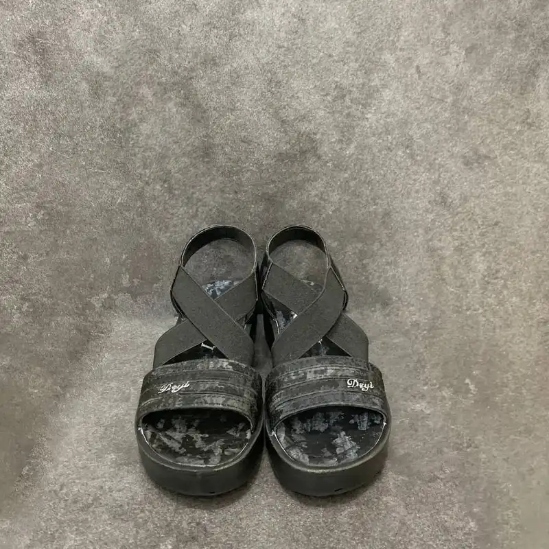 صندل زنانه مدل آماریا