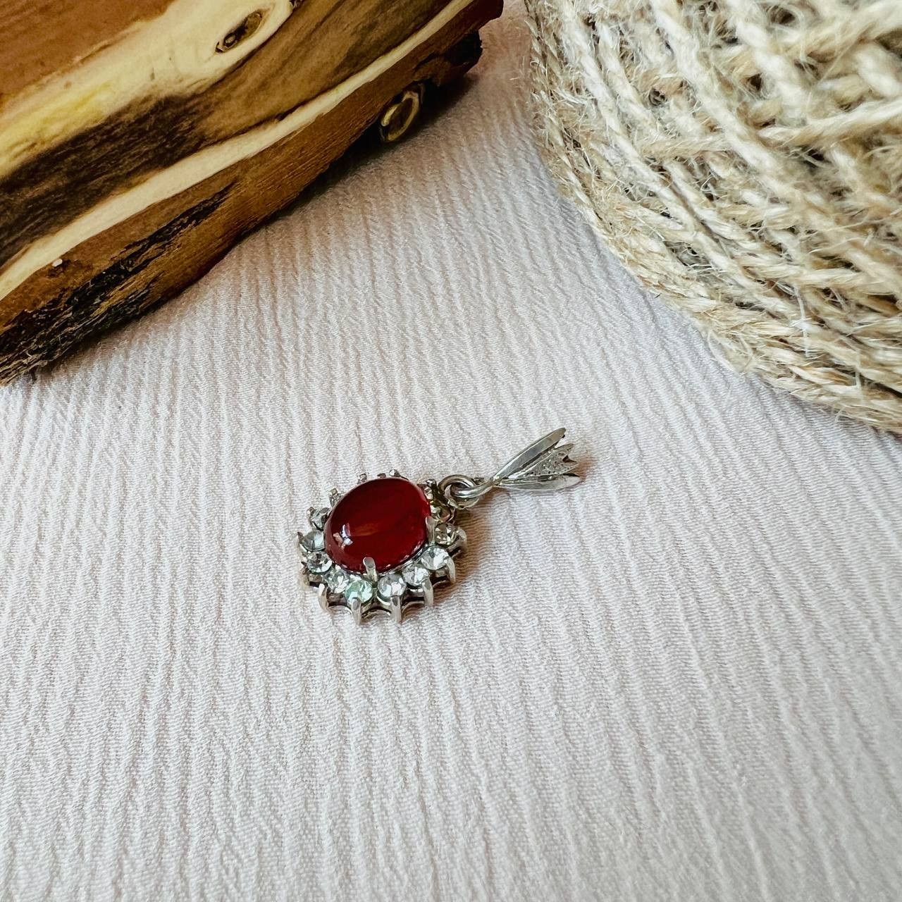 آویز گردنبند نقره زنانه مدل سنگ عقیق خورشید نگین دار