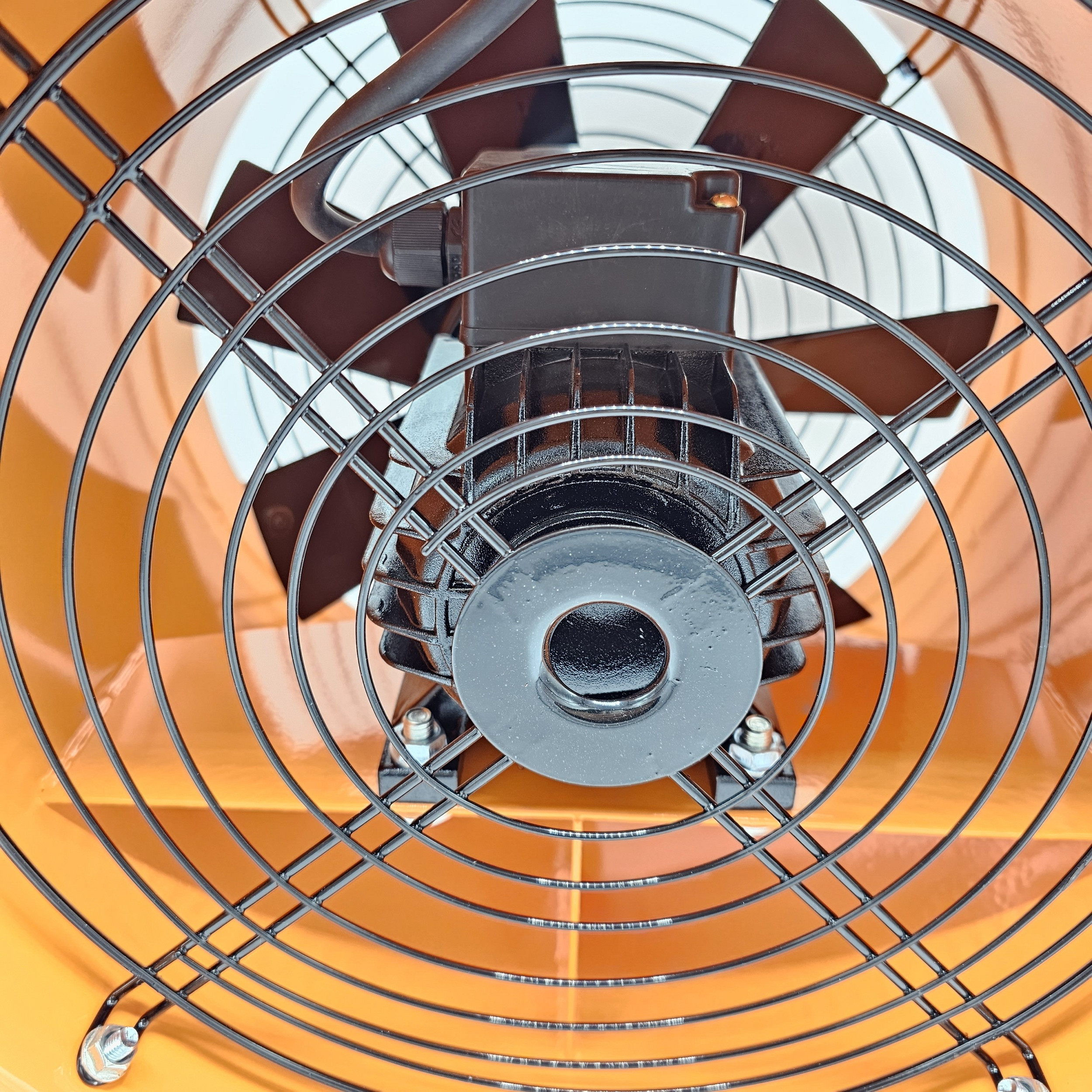 دمنده و مکنده صنعتی قابل حمل باس مدل LIFE_STYLE