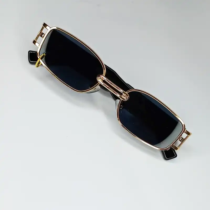 عینک آفتابی مدل پرسینگ دار