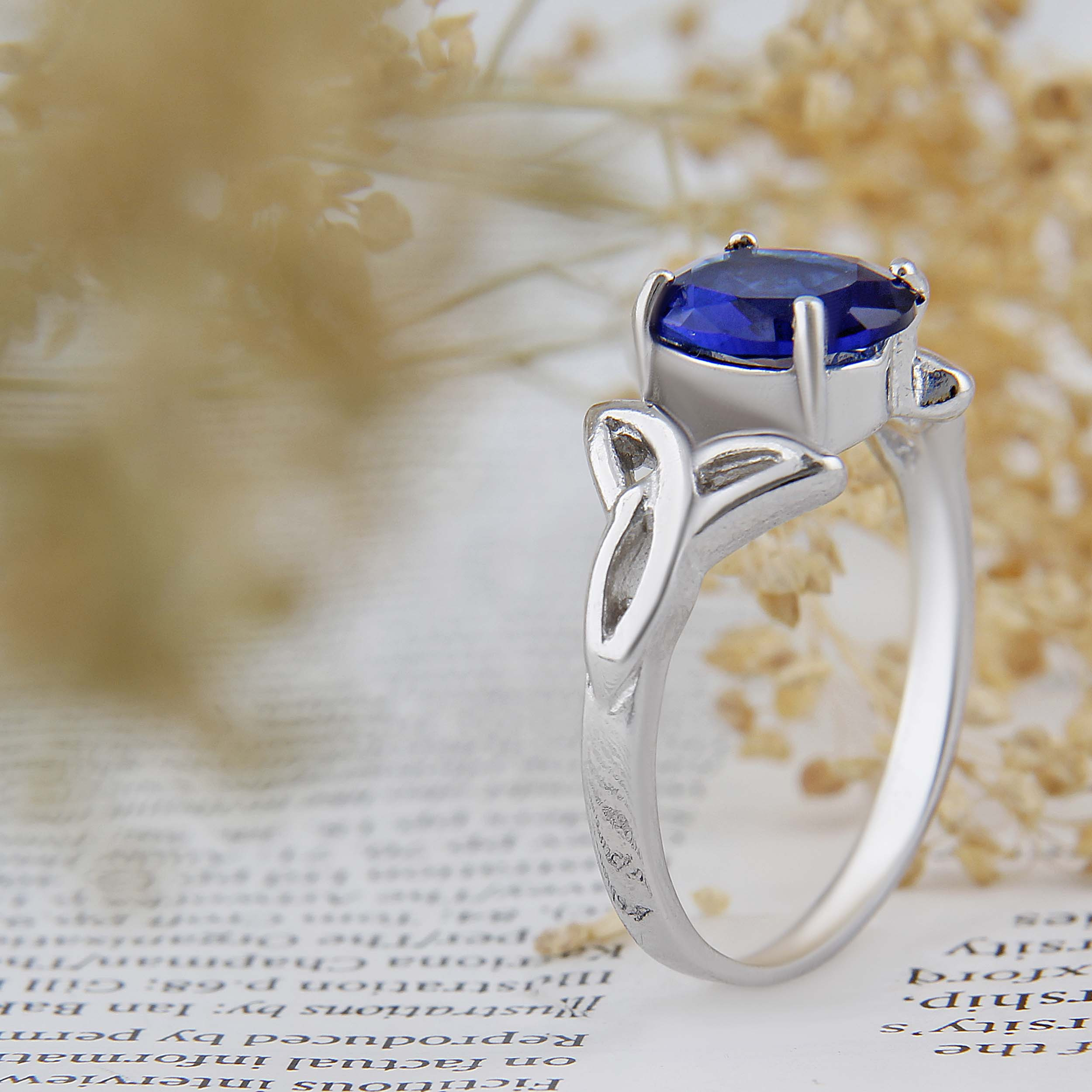 انگشتر نقره زنانه بازرگانی میلادی مدل سنگ کوارتز نگین برلیان بدون ریزش آبکاری رادیوم کد AWR_1573 انگشتر نقره زنانه بازرگانی میلادی مدل سنگ کوارتز نگین برلیان بدون ریزش آبکاری رادیوم کد AWR_1573