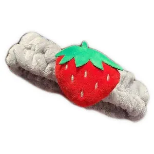 هدبند زنانه مدل حوله ای طرح توت فرنگی