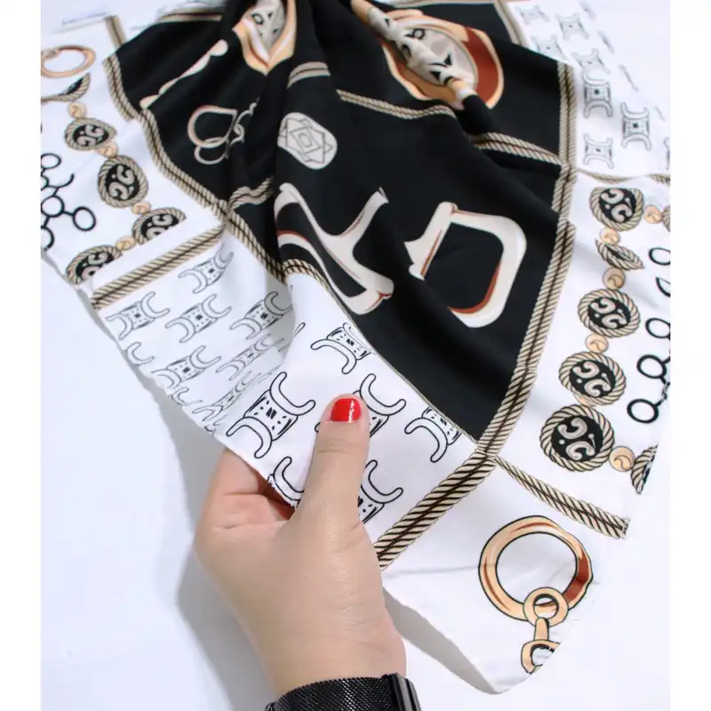 دستمال سر زنانه مدل مینی اسکارف ابریشم طرح زنجیری کد 8025