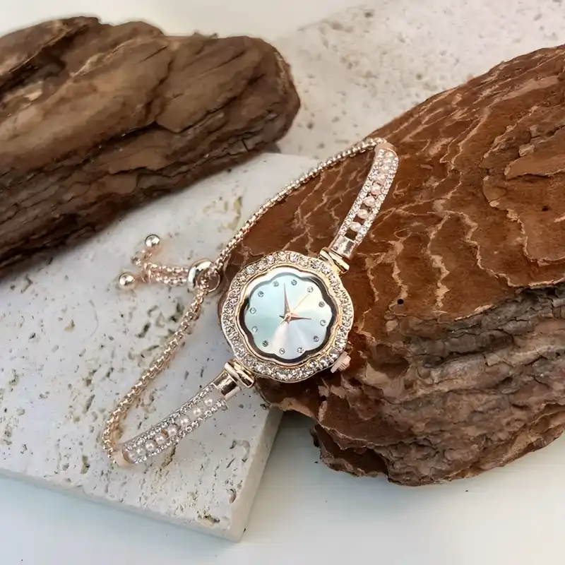 ساعت مچی عقربه ای زنانه مدل بند نگین دار مرواریدی قفل کرواتی  کد 3