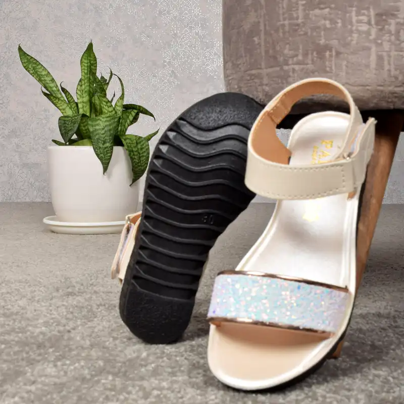 صندل دخترانه پاپا مدل WH.3494