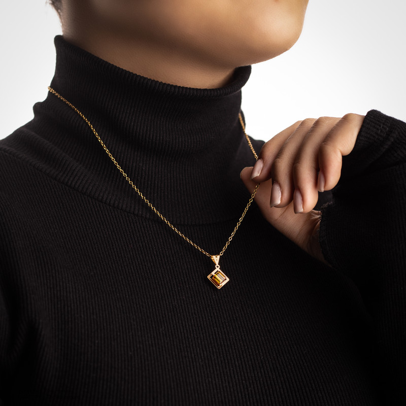 گردنبند طلا 18 عیار زنانه ناریا مدل مکعب رنگ نارنجی