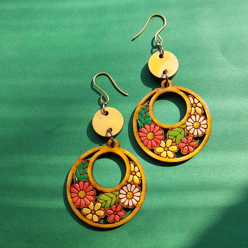 گوشواره زنانه مدل گل های بهاری طرح دایره کد EP016