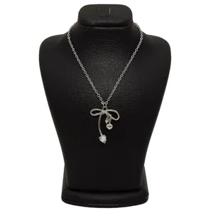 گردنبند دخترانه دلنار گالری مدل پاپیون قلبی
