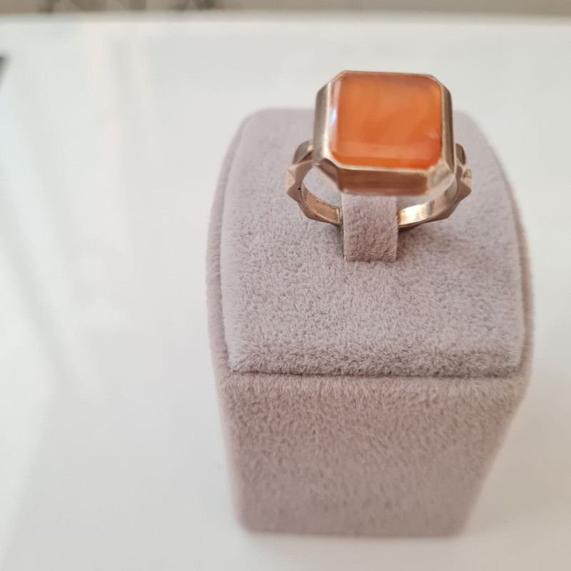 انگشتر نقره مردانه مدل عقیق کهنه یمانی انگشتر نقره مردانه مدل عقیق کهنه یمانی