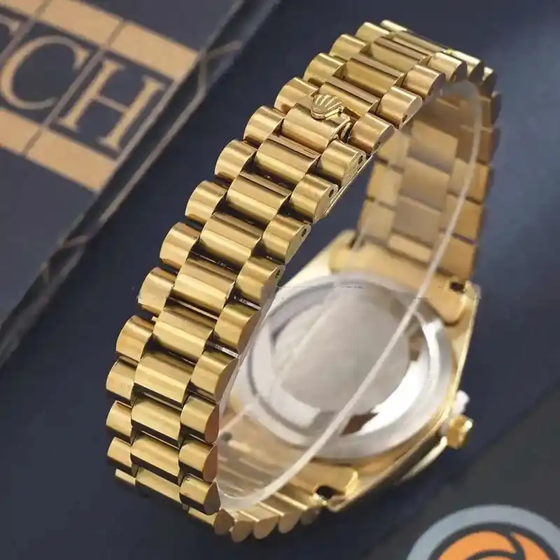 ساعت مچی عقربه‌ای مردانه مدل دورنگین قفل مخفی کد T-B