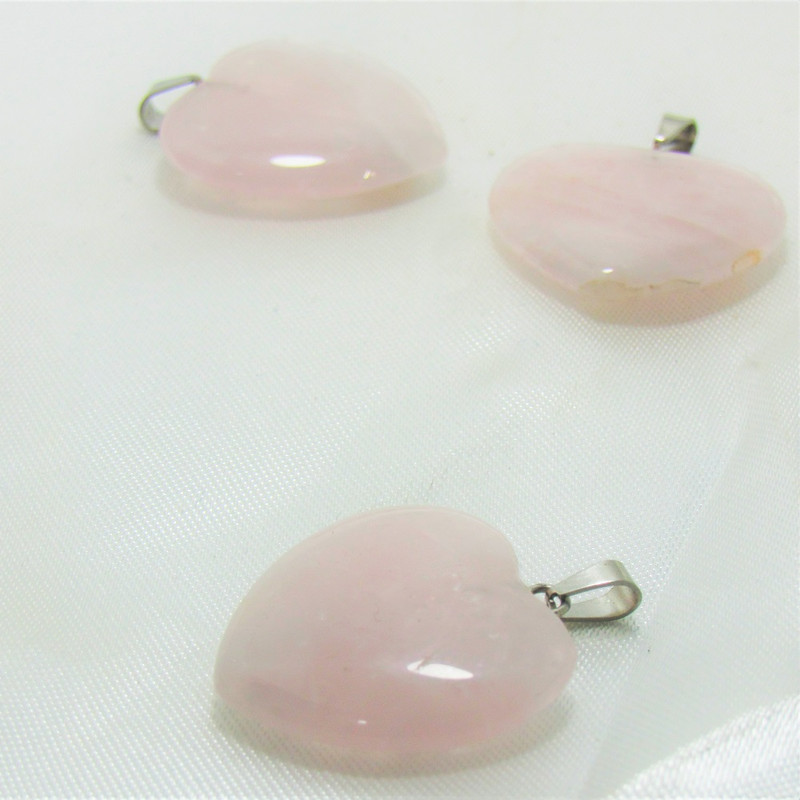 آویز گردنبند بچگانه مدل سنگ قلب رز کوارتز