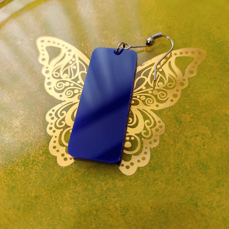 گوشواره دخترانه مدل کلاسیک مستطیلی