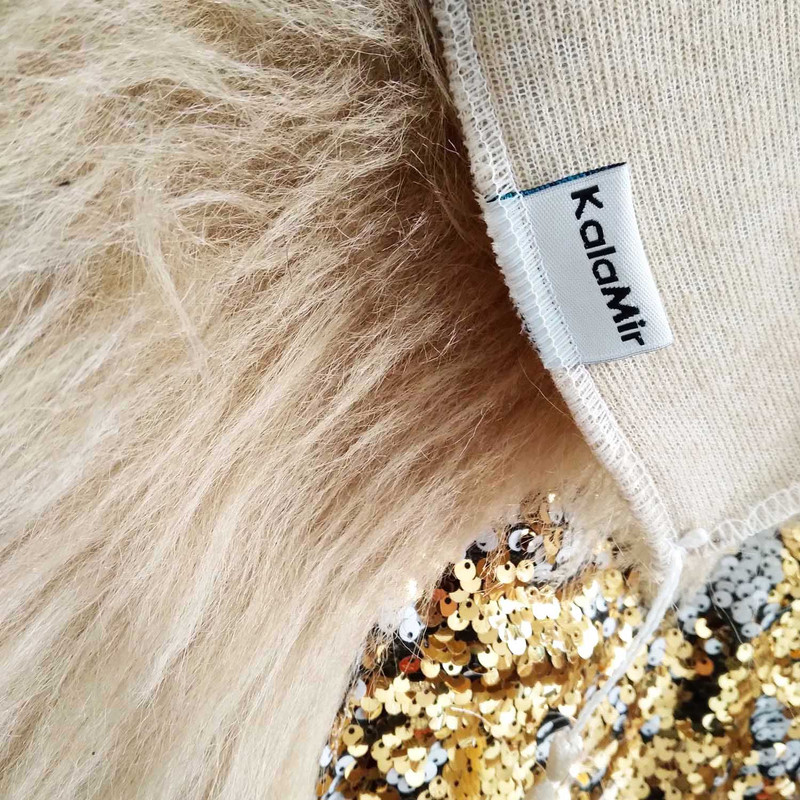 شال مبل کالامیر مدل خز قلب پولکی کد 90 ×90 سانتی متر