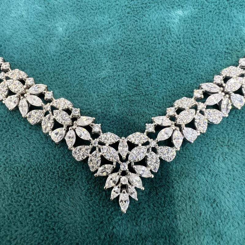 ست نقره زنانه مدل سوپر لوکس جواهری مزین به روکش طلای 849-340