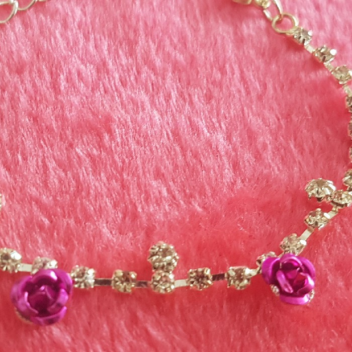 دستبند دخترانه مدل گل رز کد P1907 دستبند دخترانه مدل گل رز کد P1907