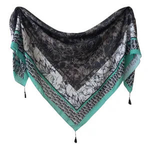 روسری زنانه مدل نخی گلدار منگوله دار کد 61