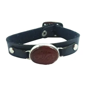 دستبند مردانه سلین کالا مدل عقیق خطی ce-As229