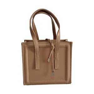 کیف دوشی زنانه مدل مربع