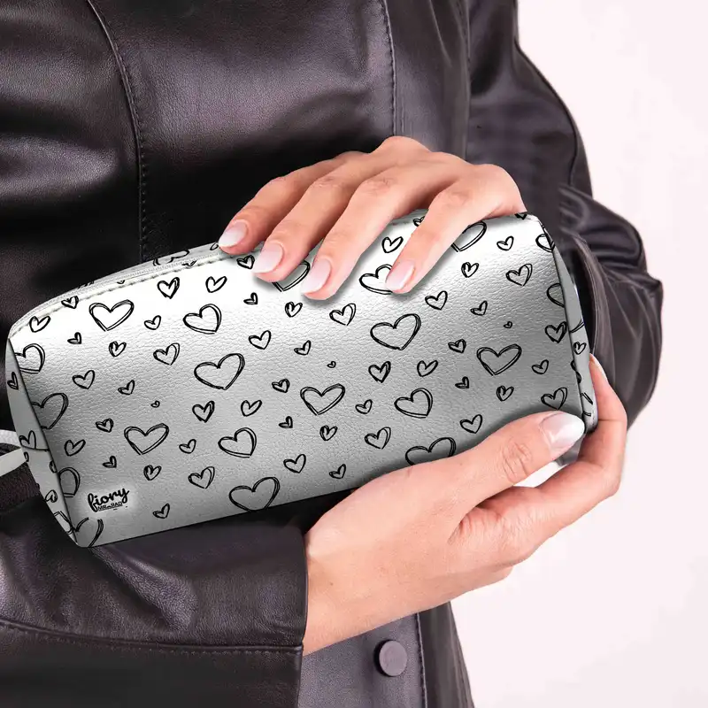 کیف لوازم آرایش زنانه فیوری مدل قلب طرح فانتزی کد 2224