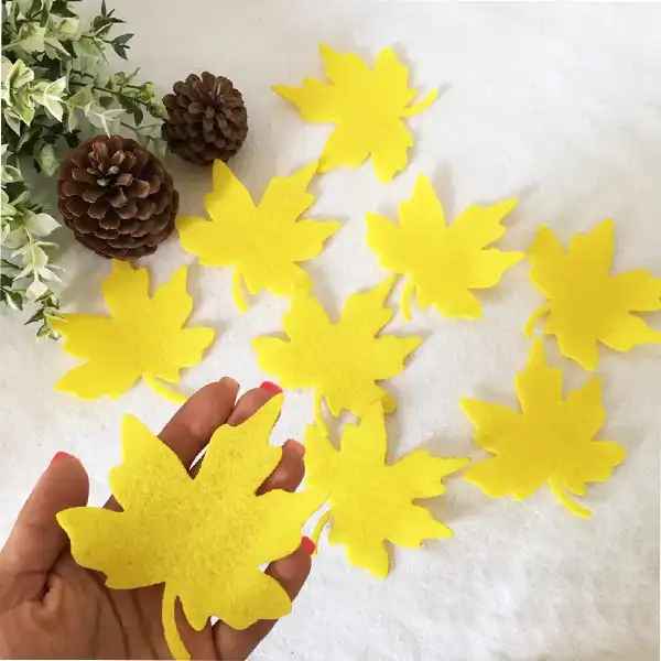 دکوری مدل برگ نمدی پاییزی کد 637 بسته 10 عددی