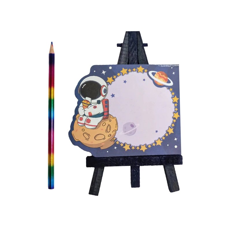 کاغذ یادداشت مدل نوت بوم طرح فضانورد کد 1205 به همراه پایه و مداد بسته 3 عددی